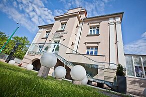 Platinum Residence Boutique Hotel