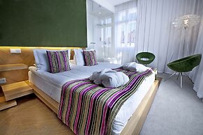 Platinum Residence Boutique Hotel