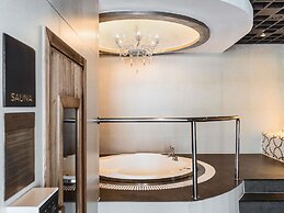 Sofitel Mumbai BKC Hotel