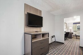 Knights Inn and Suites Salem