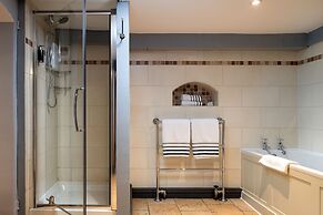 Springfield House - Birmingham Airport & NEC