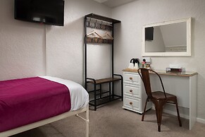 Springfield House - Birmingham Airport & NEC