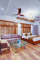 Hotel The Pearl - Newly Renovated in City Centre