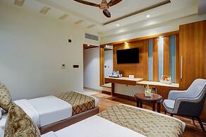 Hotel The Pearl - Newly Renovated in City Centre