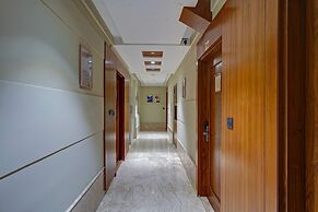 Hotel The Pearl - Newly Renovated in City Centre