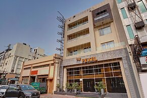 Hotel The Pearl - Newly Renovated in City Centre