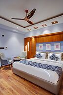 Hotel The Pearl - Newly Renovated in City Centre