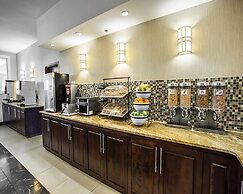 Comfort Hotel Bayer's Lake