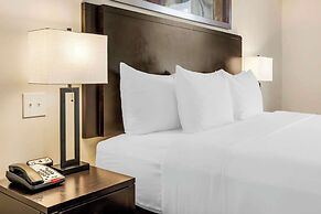 Comfort Hotel Bayer's Lake