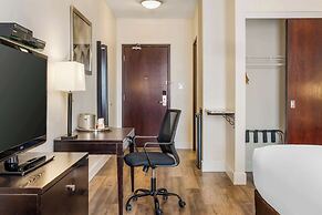 Comfort Hotel Bayer's Lake