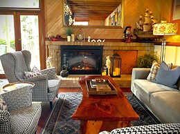 Mt Tamborine Stonehaven Boutique Hotel