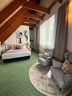 Mt Tamborine Stonehaven Boutique Hotel