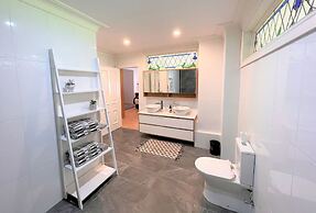 Mt Tamborine Stonehaven Boutique Hotel