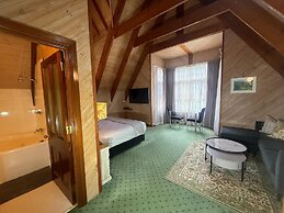 Mt Tamborine Stonehaven Boutique Hotel