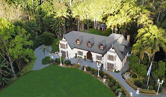 Mt Tamborine Stonehaven Boutique Hotel