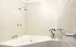 Mt Tamborine Stonehaven Boutique Hotel