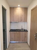 Cavos Bay Hotel and Studios