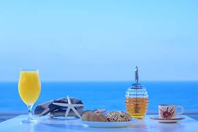 Cavos Bay Hotel and Studios