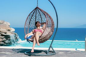 Cavos Bay Hotel and Studios