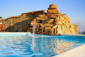 Cavos Bay Hotel and Studios