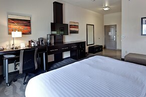 Holiday Inn Express & Suites Wichita Northwest by IHG