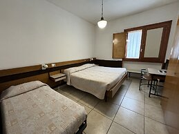 Hotel Holidays