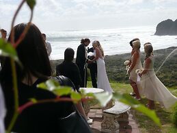 Bethells Beach Cottages