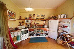 Bethells Beach Cottages