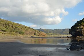 Bethells Beach Cottages