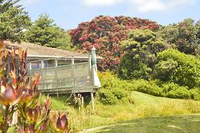 Bethells Beach Cottages