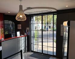 Hotel Sixteen Paris Montrouge
