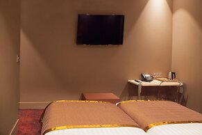 Hotel Sixteen Paris Montrouge