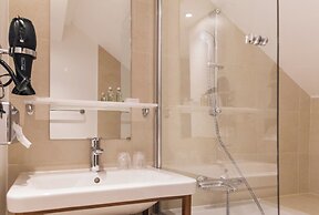 Hotel Sixteen Paris Montrouge