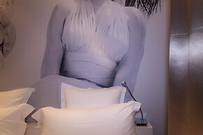 Hotel Sixteen Paris Montrouge