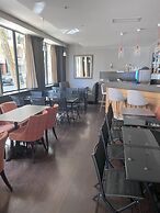 Hotel Sixteen Paris Montrouge