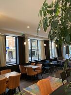 Hotel Sixteen Paris Montrouge