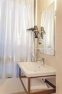 Hotel Sixteen Paris Montrouge