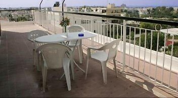 Zina Hotel Apartments