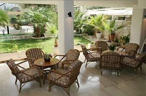 Zina Hotel Apartments