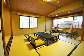 Gion Ryokan Karaku