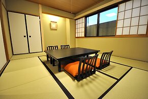 Gion Ryokan Karaku