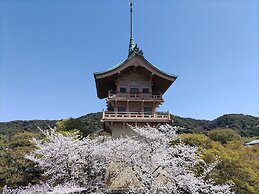 Gion Ryokan Karaku