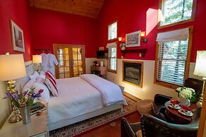 Elliott House Boutique Inn