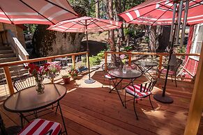 Elliott House Boutique Inn