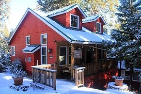 Elliott House Boutique Inn