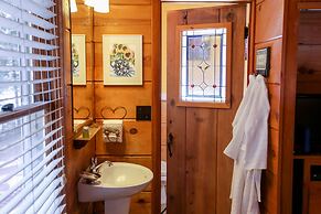 Elliott House Boutique Inn