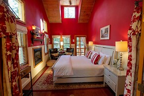 Elliott House Boutique Inn