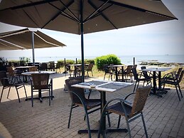 Logis Hôtel & Restaurant Les Mouettes - Larmor Plage, proche de Lorien