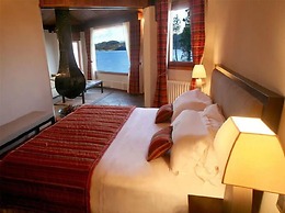 La Sirenuse Lake Resort