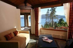 La Sirenuse Lake Resort